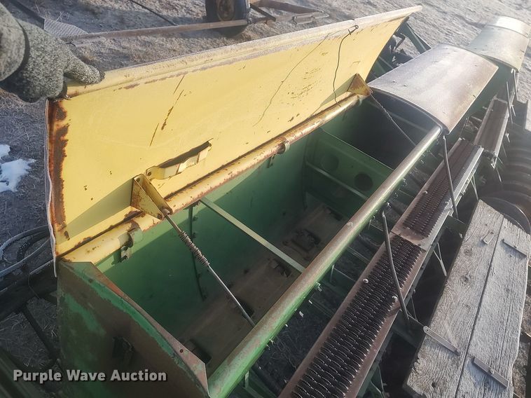 image for item DO3756 John Deere LZ-B  hoe grain drill