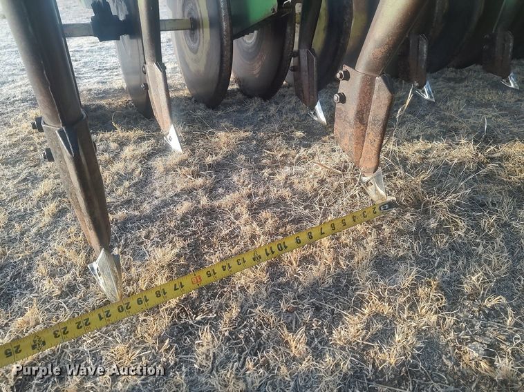 image for item DO3756 John Deere LZ-B  hoe grain drill