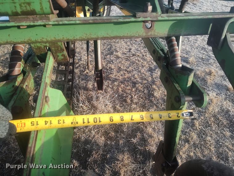 image for item DO3756 John Deere LZ-B  hoe grain drill
