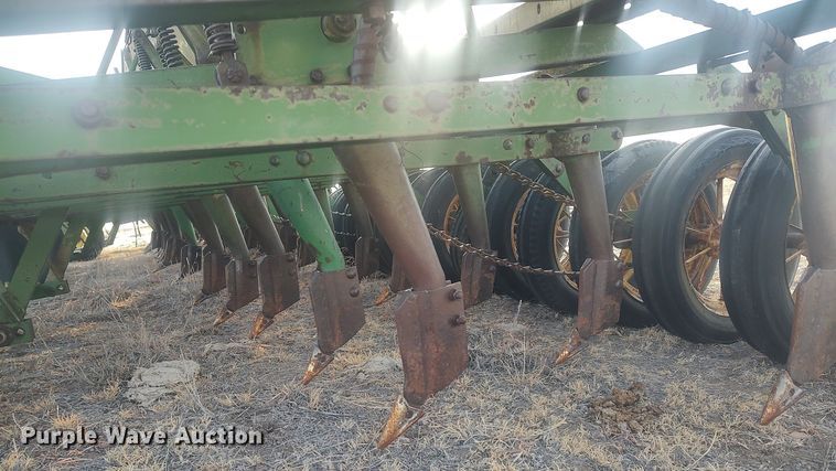 image for item DO3756 John Deere LZ-B  hoe grain drill