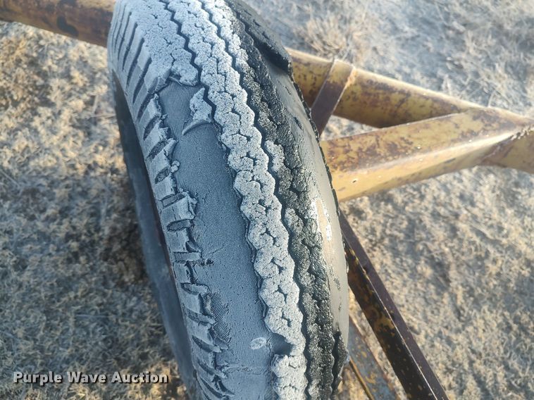 image for item DO3756 John Deere LZ-B  hoe grain drill