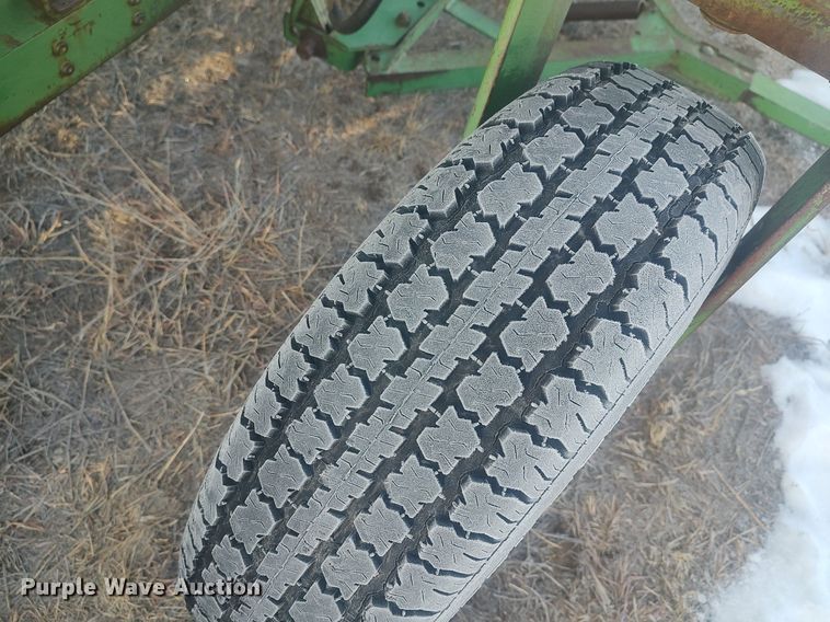 image for item DO3756 John Deere LZ-B  hoe grain drill