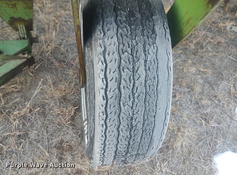 image for item DO3756 John Deere LZ-B  hoe grain drill