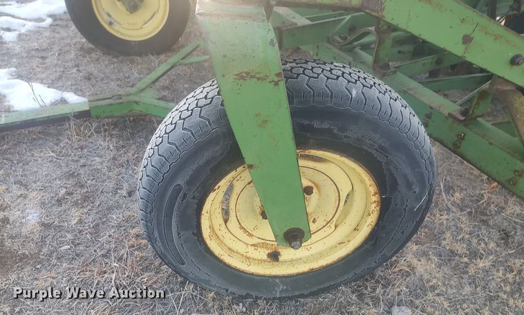 image for item DO3756 John Deere LZ-B  hoe grain drill