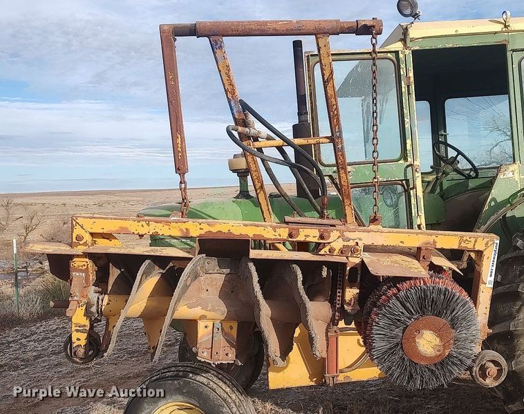 image for item DO3758 Feed bunk sweeper