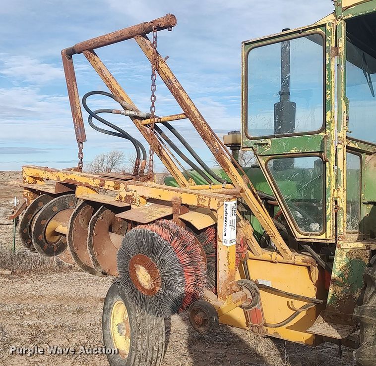 image for item DO3758 Feed bunk sweeper