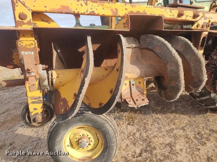 image for item DO3758 Feed bunk sweeper