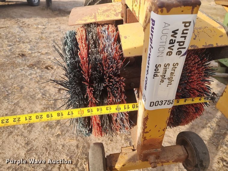 image for item DO3758 Feed bunk sweeper
