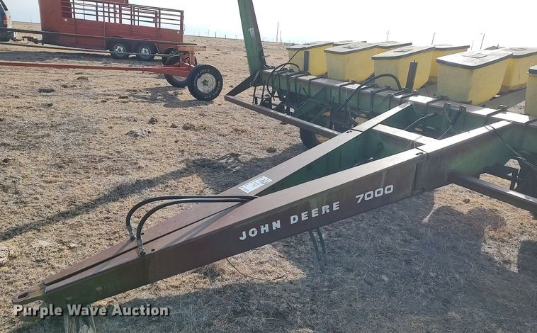 image for item DO3761 John Deere 7000  planter