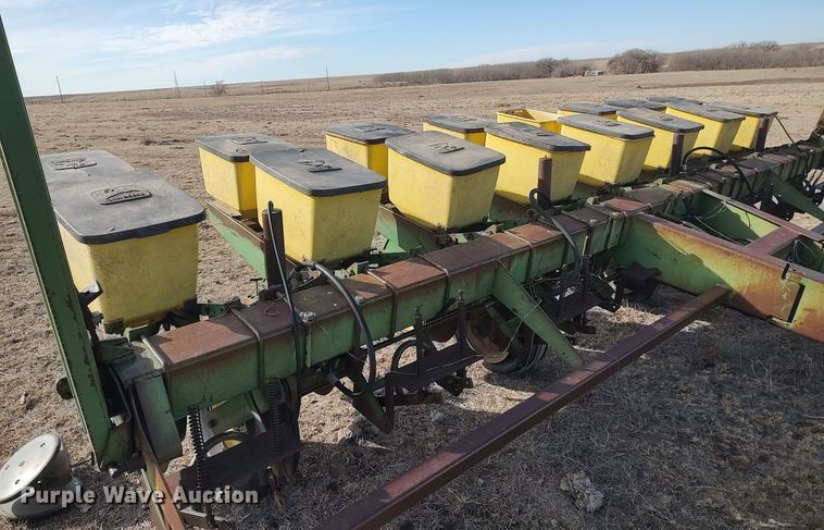 image for item DO3761 John Deere 7000  planter