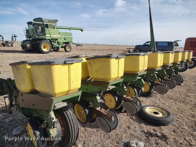 image for item DO3761 John Deere 7000  planter