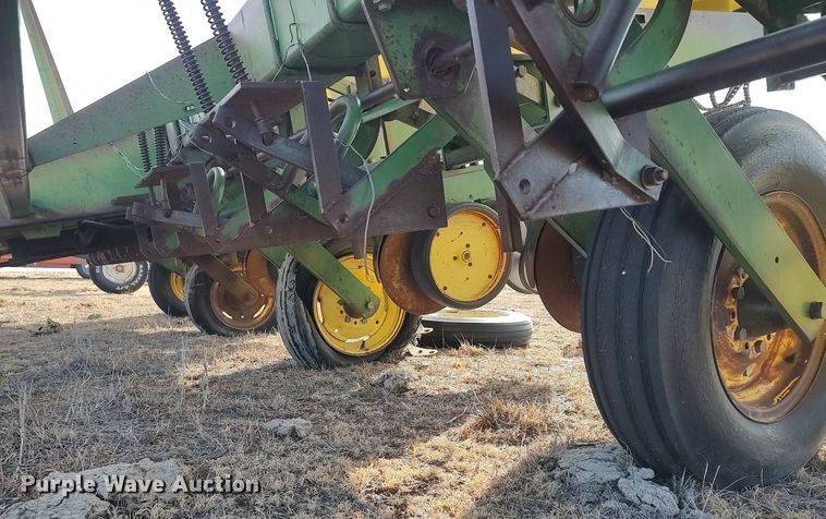 image for item DO3761 John Deere 7000  planter