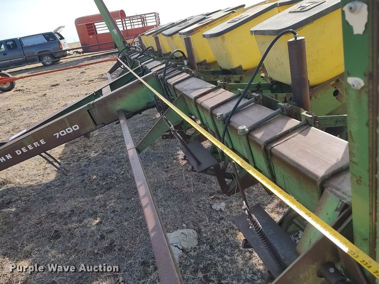 image for item DO3761 John Deere 7000  planter