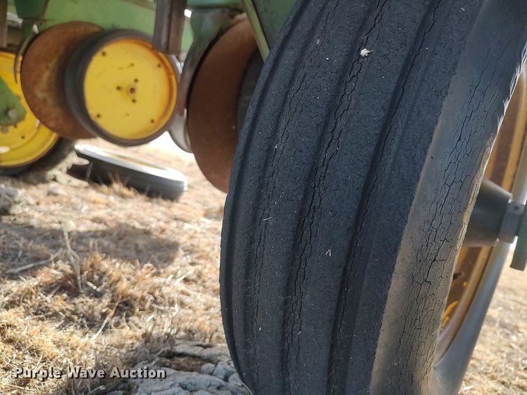 image for item DO3761 John Deere 7000  planter