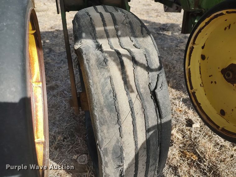 image for item DO3761 John Deere 7000  planter