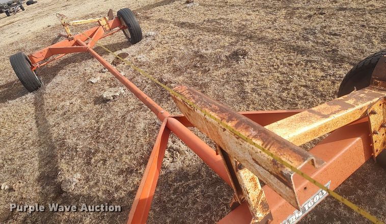 image for item DO3763 United Farm Tools 6T  header trailer