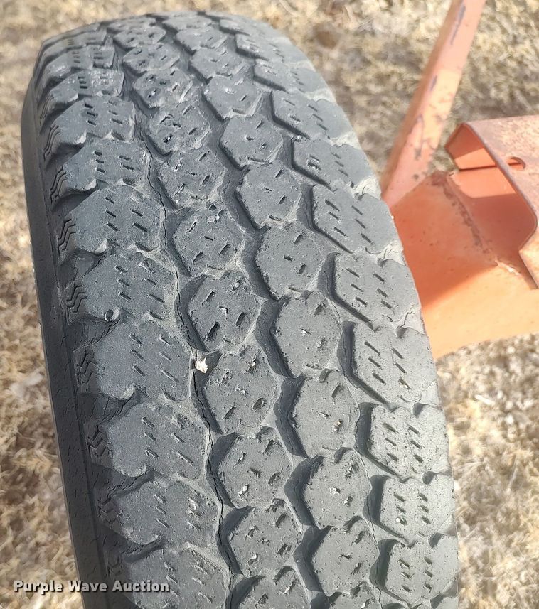 image for item DO3763 United Farm Tools 6T  header trailer