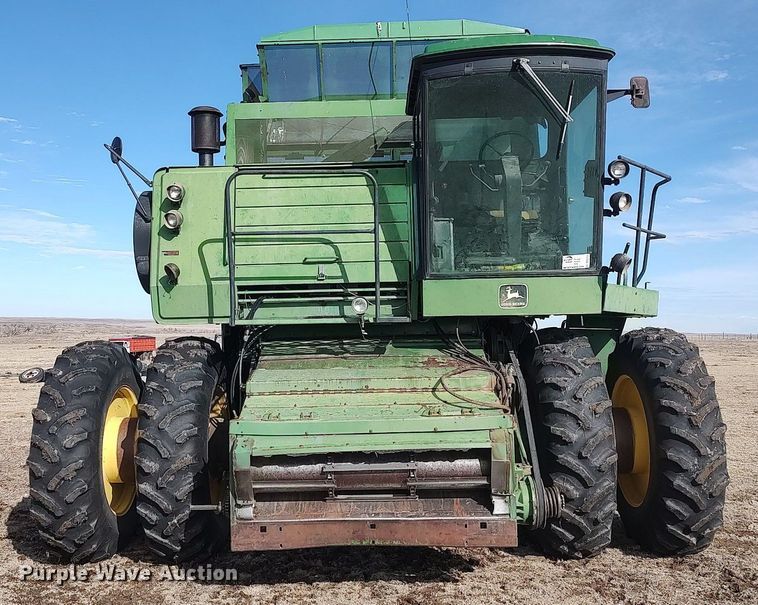image for item DO3764 1987 John Deere 8820 Titan II  combine