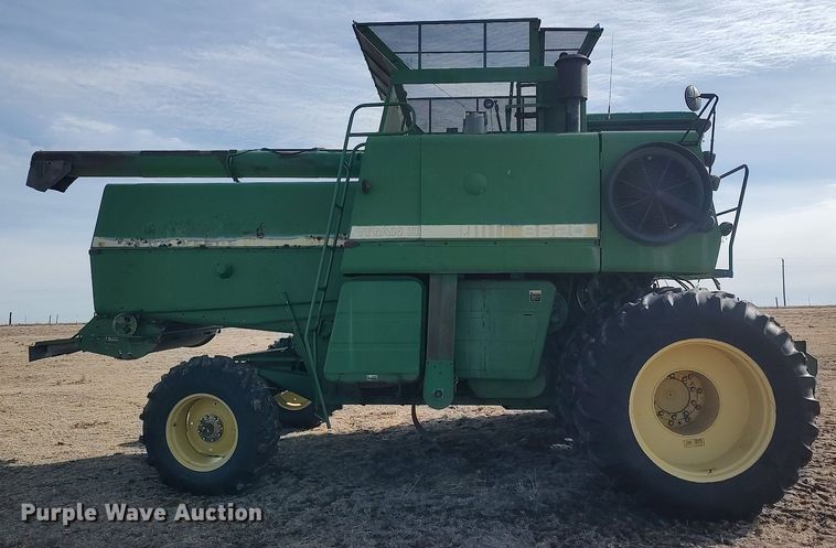 image for item DO3764 1987 John Deere 8820 Titan II  combine