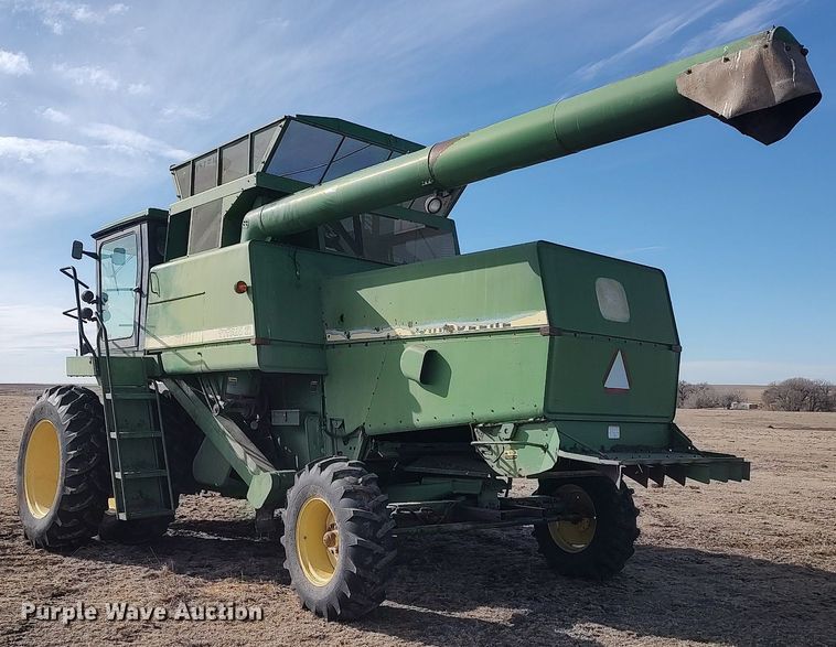 image for item DO3764 1987 John Deere 8820 Titan II  combine