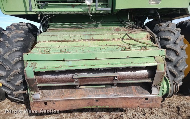 image for item DO3764 1987 John Deere 8820 Titan II  combine