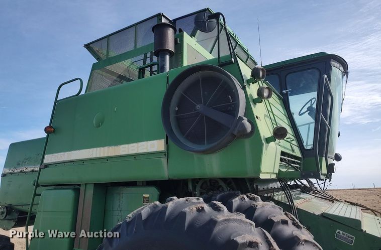 image for item DO3764 1987 John Deere 8820 Titan II  combine