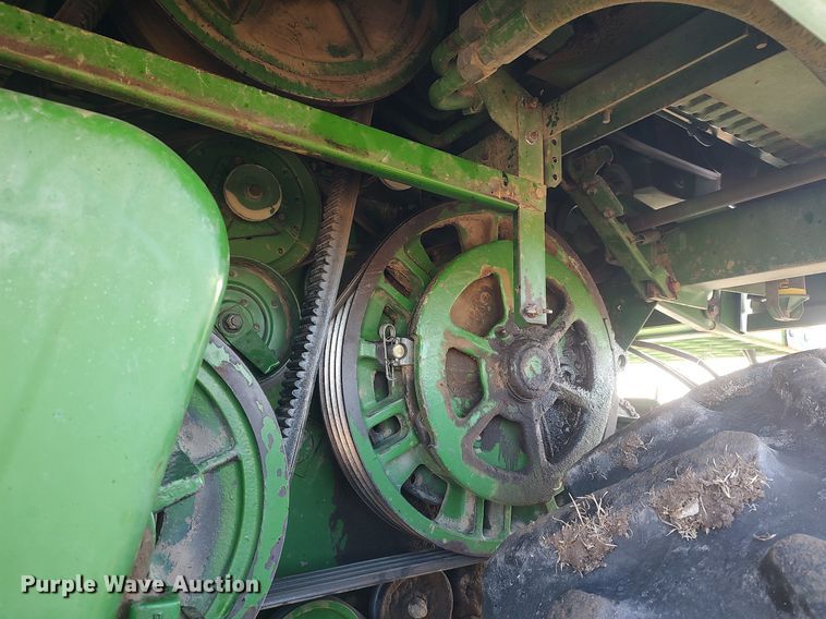 image for item DO3764 1987 John Deere 8820 Titan II  combine