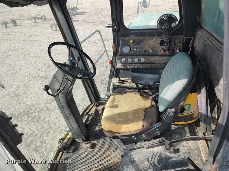 image for item DO3764 1987 John Deere 8820 Titan II  combine