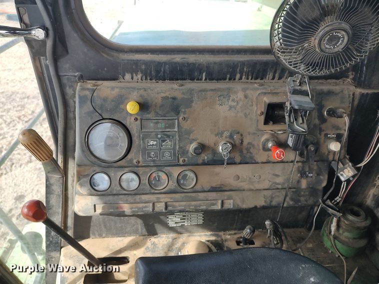 image for item DO3764 1987 John Deere 8820 Titan II  combine