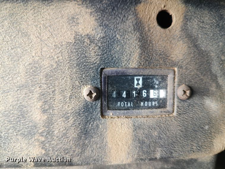 image for item DO3764 1987 John Deere 8820 Titan II  combine