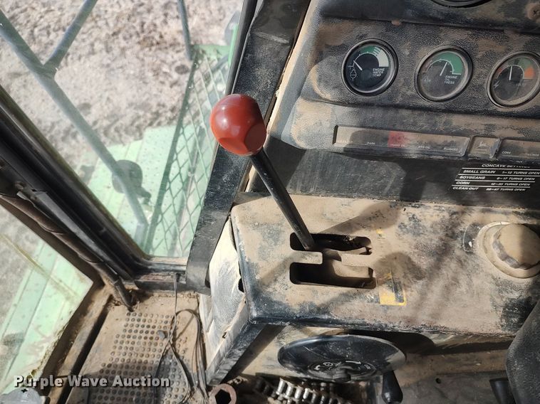 image for item DO3764 1987 John Deere 8820 Titan II  combine