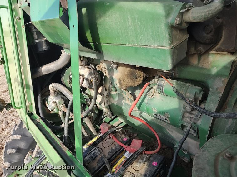 image for item DO3764 1987 John Deere 8820 Titan II  combine
