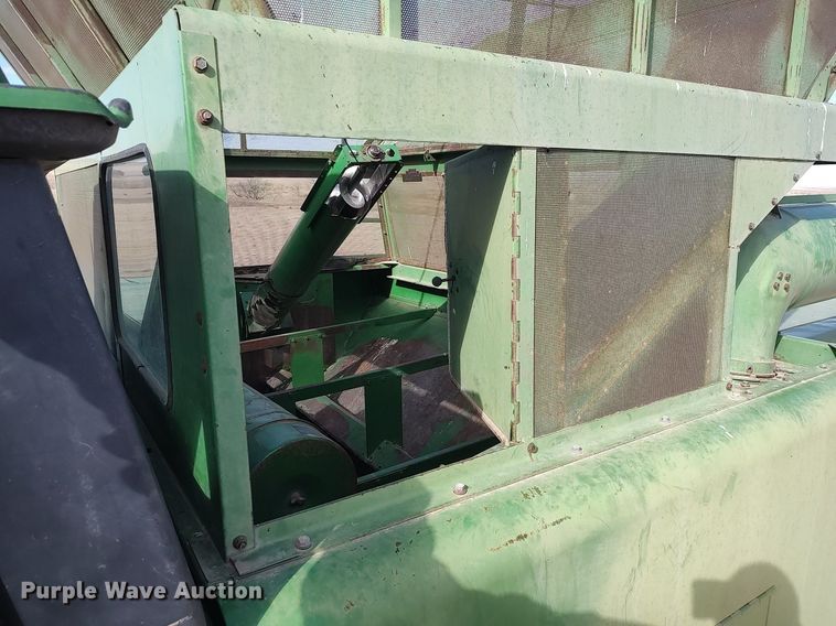 image for item DO3764 1987 John Deere 8820 Titan II  combine