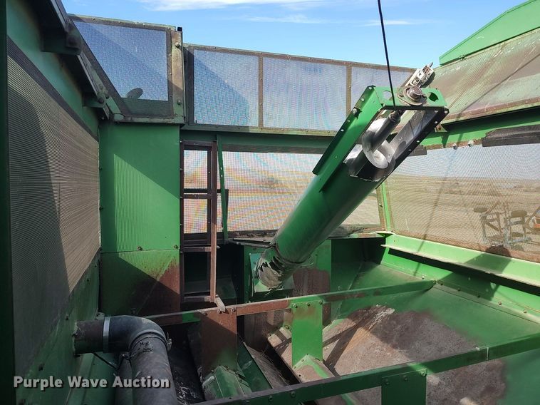 image for item DO3764 1987 John Deere 8820 Titan II  combine