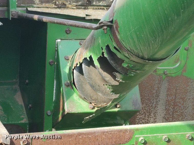 image for item DO3764 1987 John Deere 8820 Titan II  combine