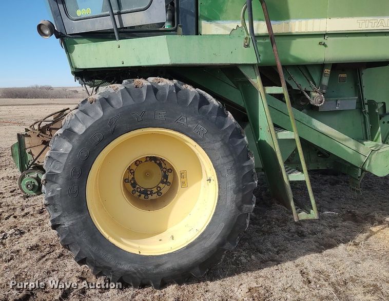 image for item DO3764 1987 John Deere 8820 Titan II  combine