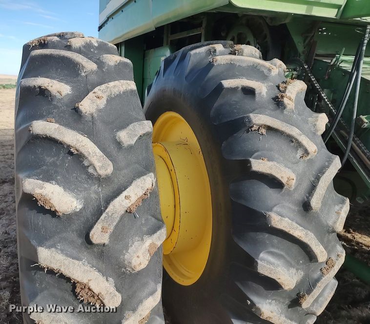 image for item DO3764 1987 John Deere 8820 Titan II  combine