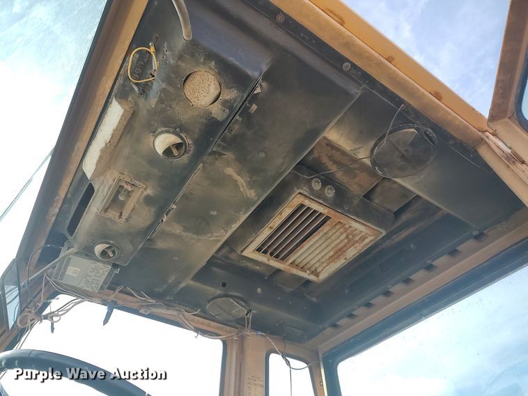 image for item DO3765 Case 1370  Agri-King tractor