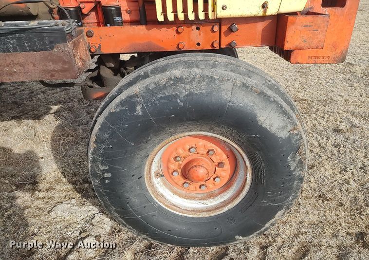 image for item DO3765 Case 1370  Agri-King tractor