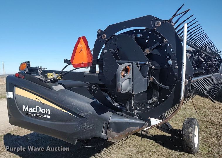 image for item DO3820 2013 MacDon FD75  flex head