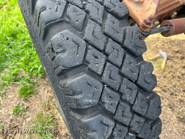 image for item DP0039 1983 Massey Ferguson 240  tractor