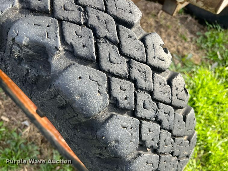 image for item DP0039 1983 Massey Ferguson 240  tractor