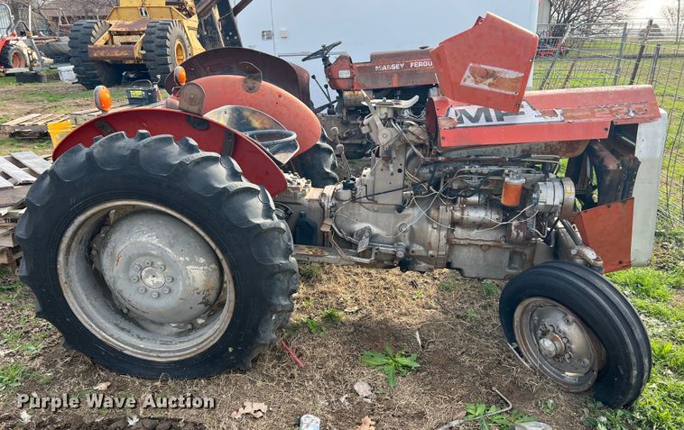 image for item DP0040 1981 Massey Ferguson 230  tractor