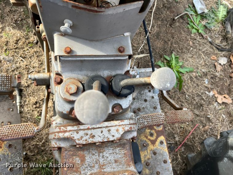 image for item DP0040 1981 Massey Ferguson 230  tractor