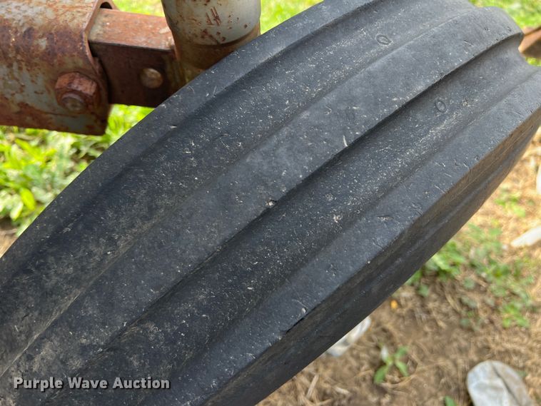 image for item DP0040 1981 Massey Ferguson 230  tractor