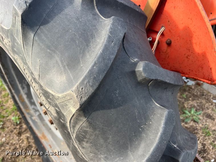 image for item DP0040 1981 Massey Ferguson 230  tractor