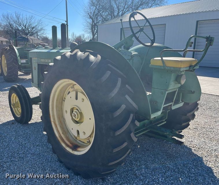 image for item DQ4085 1953 John Deere R  tractor