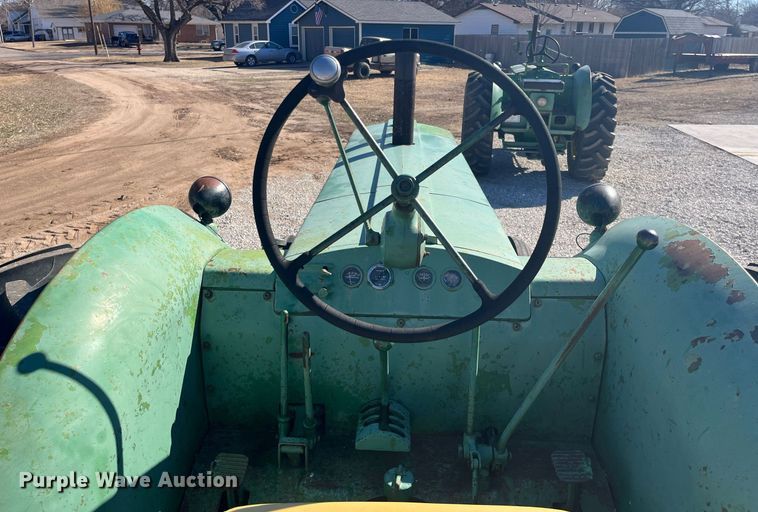 image for item DQ4085 1953 John Deere R  tractor