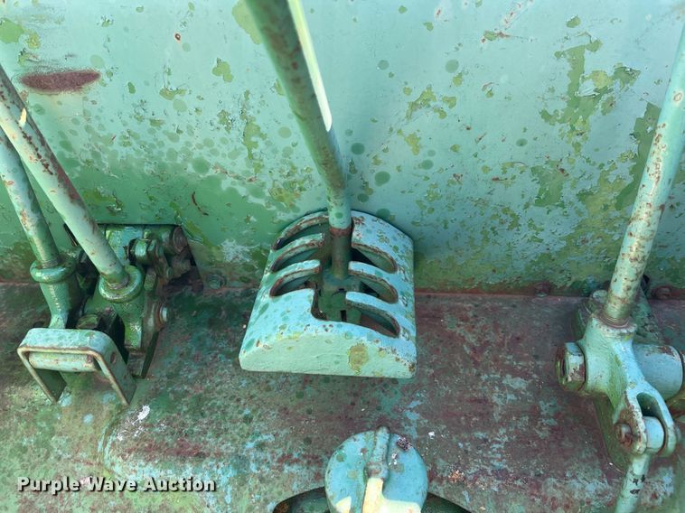 image for item DQ4085 1953 John Deere R  tractor