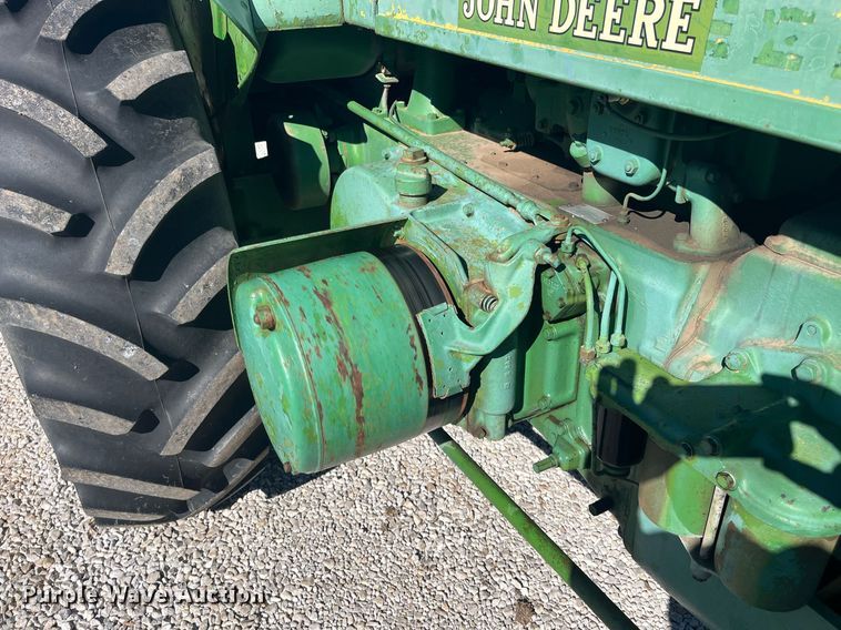 image for item DQ4085 1953 John Deere R  tractor
